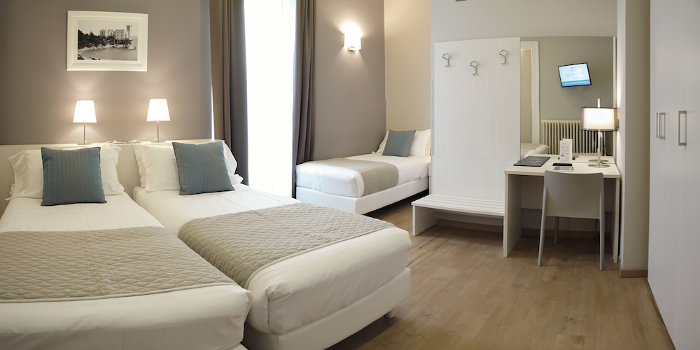 Superior Triple Room, 1 Bedroom, Ensuite photo 3