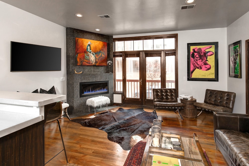 Condo, 3 Bedrooms