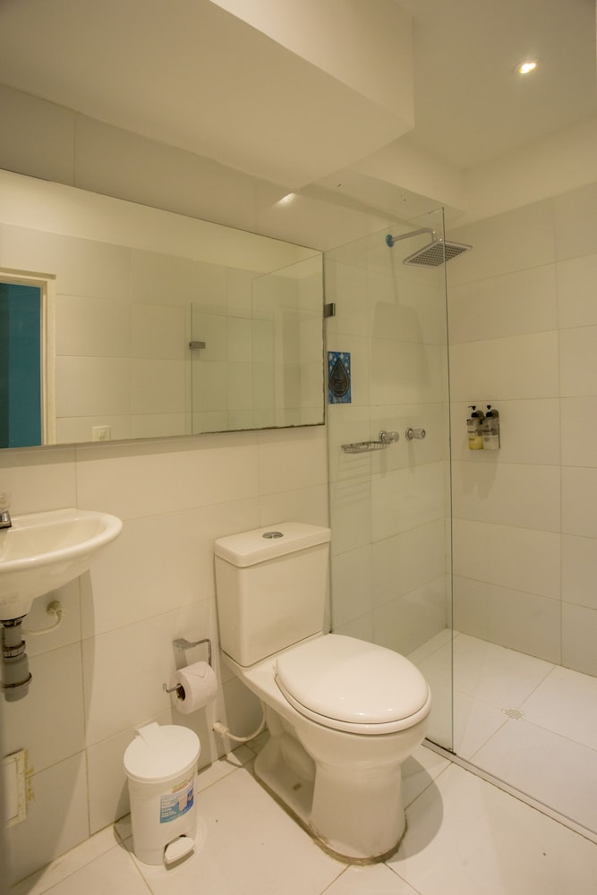 Standard Double Room - Photo 10