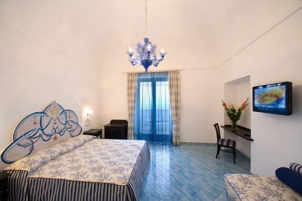 Superior Room, Balcony, Sea View - Photo 3