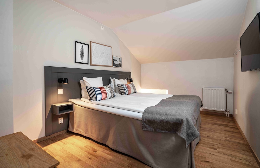 Standard Room, Multiple Beds (Family) photo 1