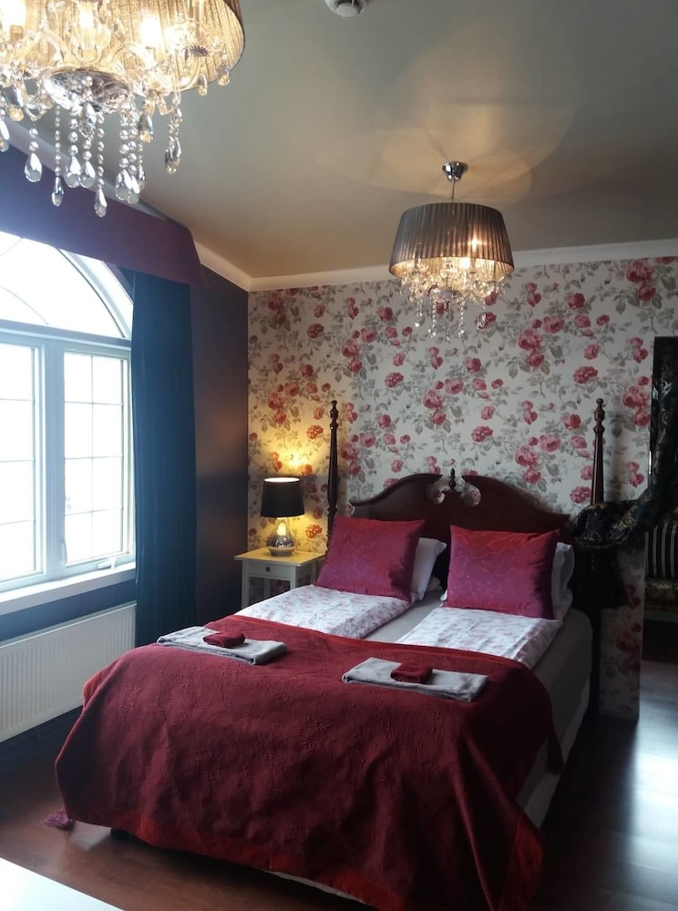 Basic Quadruple Room, 1 Bedroom, Private Bathroom, City View photo 1