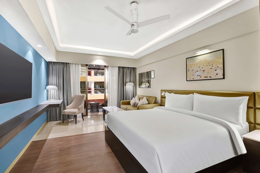 Premium Room, Balcony, Pool View - Photo 1