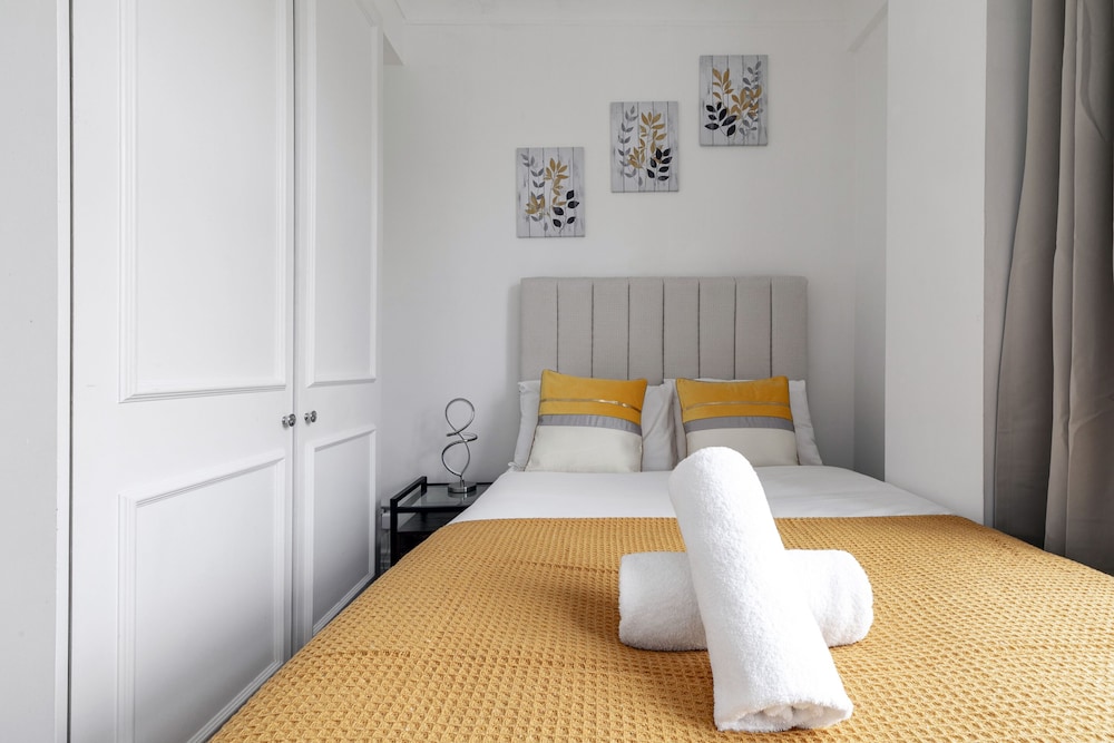Family Apartment, Ensuite, City View photo 3