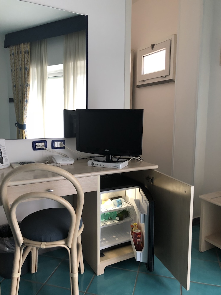 Superior Double or Twin Room - Photo 3
