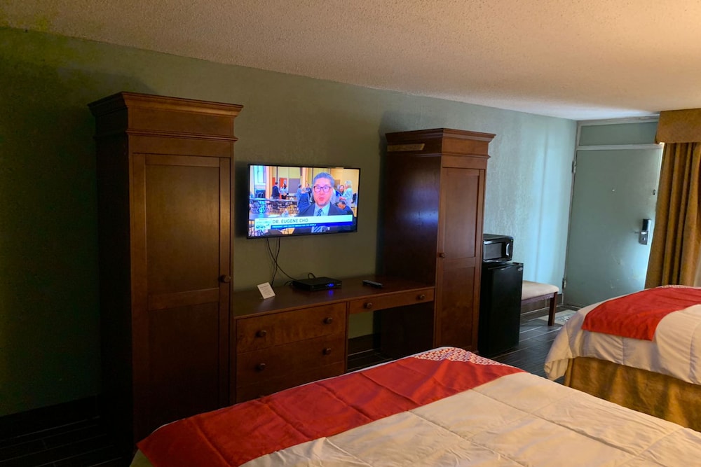 Room, 2 Double Beds - Photo 3