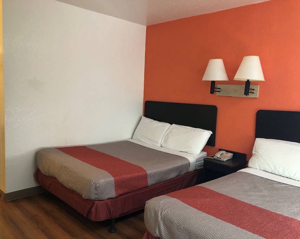 Standard Room, 2 Double Beds, Non Smoking photo 2