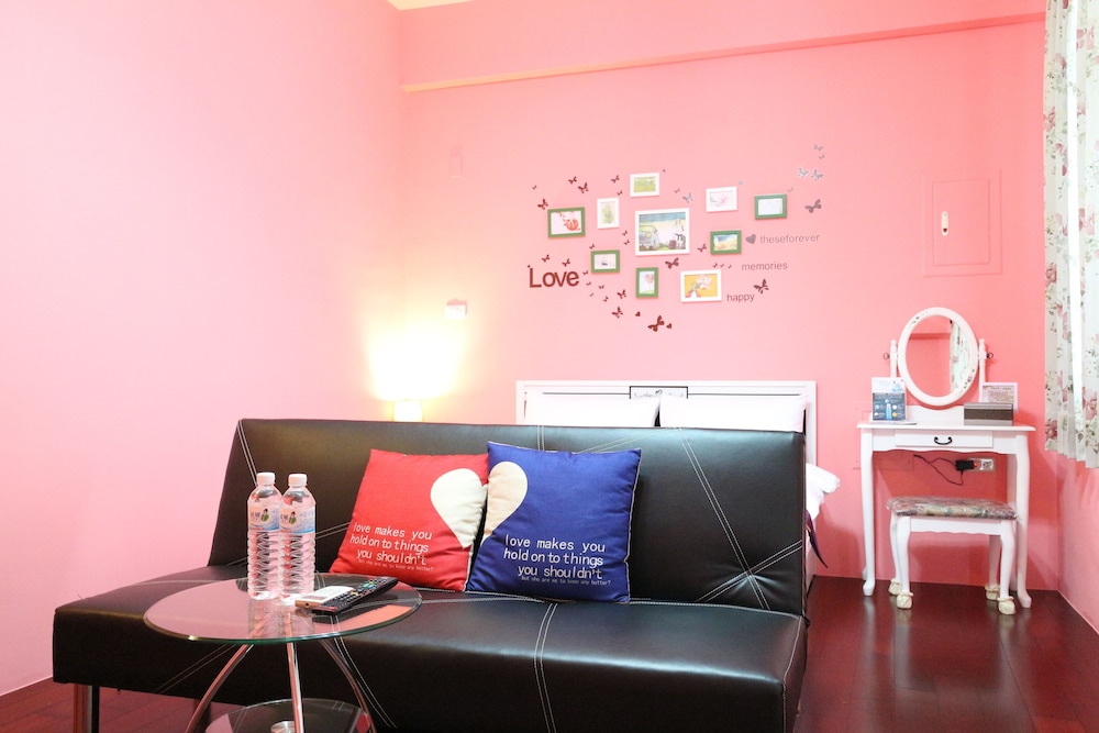 Comfort Double Room (Pink Party-201) photo 1