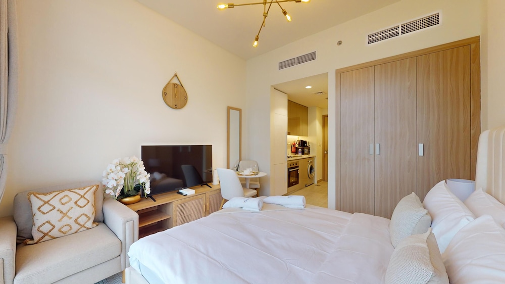 Apartment, 1 Bedroom, Pool Access photo 2