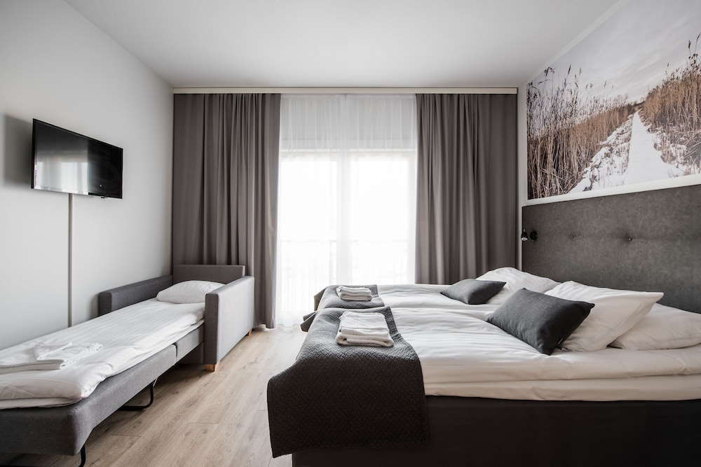 Business Studio, Multiple Beds