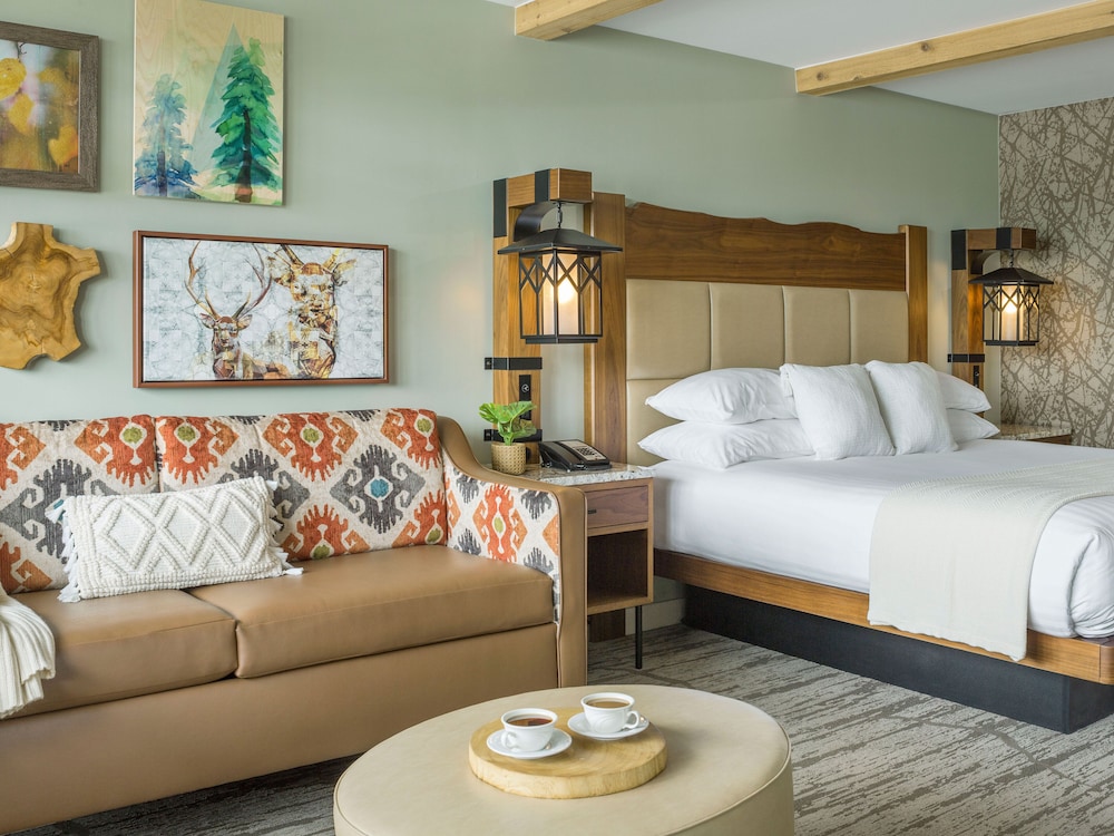 Standard Room, 1 King Bed with Sofa bed (Resort Signature King) - Photo 7