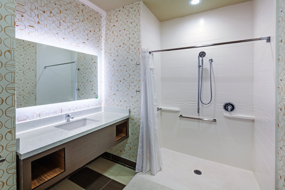 Suite, Multiple Beds - Photo 6