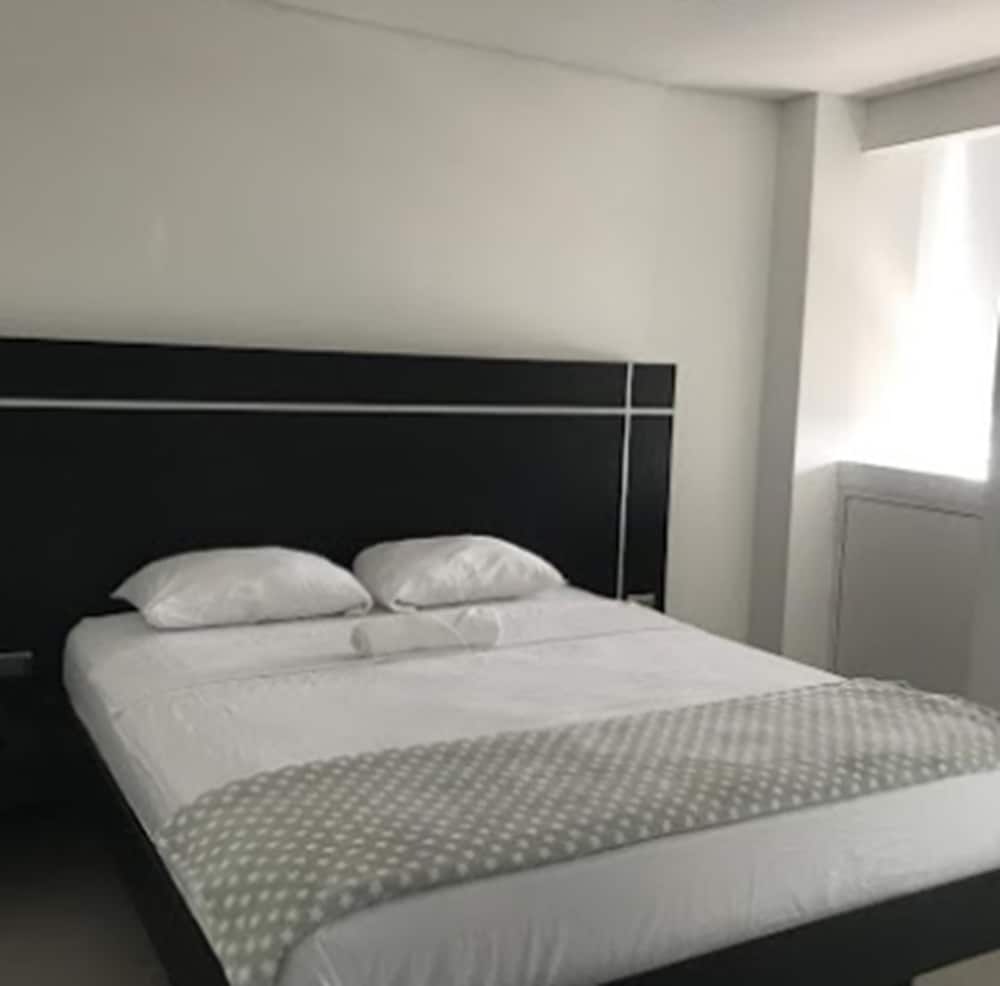 Economy Triple Room