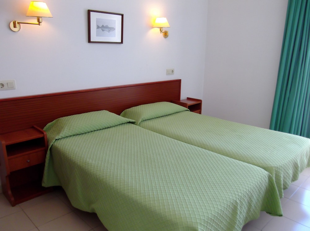 Double or Twin Room - Photo 4