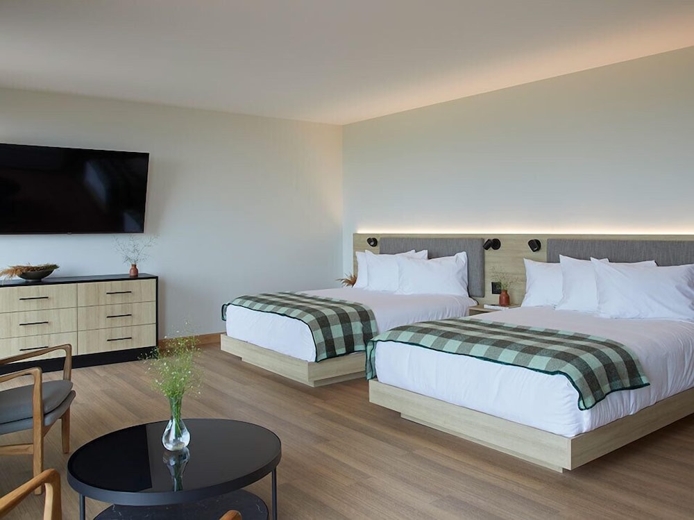 Standard Room, 2 Queen Beds, Beach View photo 1