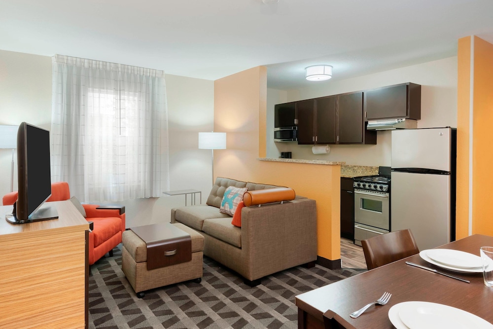 Suite, 2 Bedrooms - Photo 1