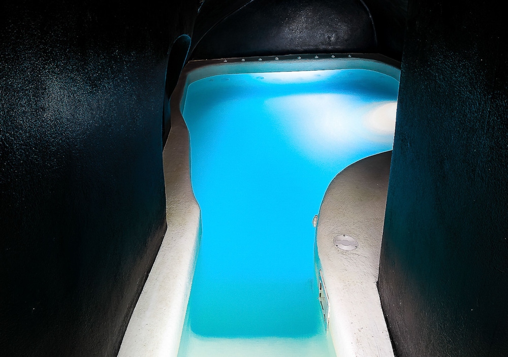 Villa (Cave Pool) - Photo 2