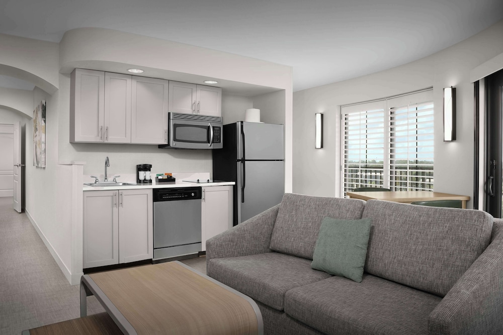 2 Bedroom Suite, 2 King Beds, Balcony photo 3