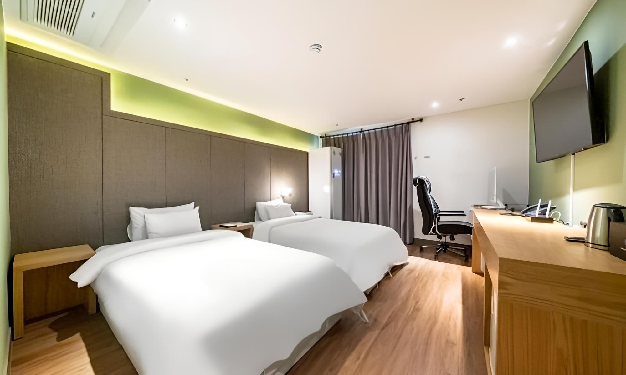Deluxe Twin Room - Photo 1