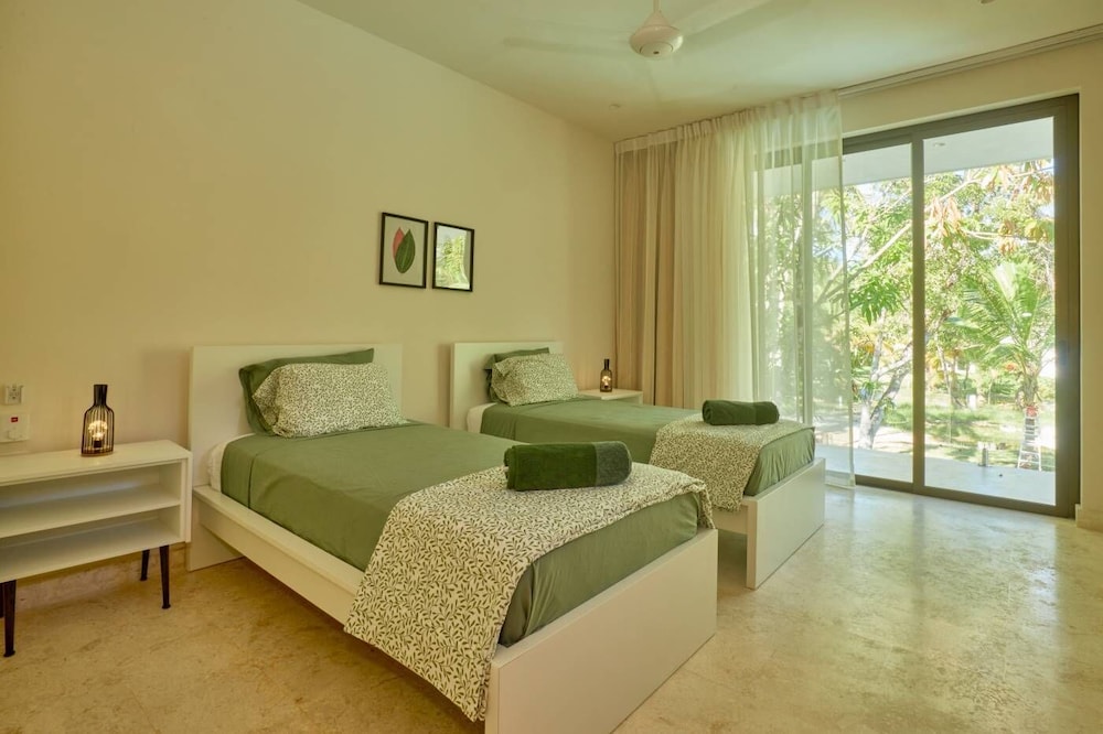 Family Villa, Beach View photo 2