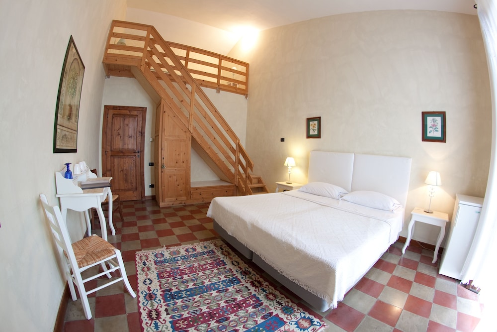 Classic Double Or Twin Room, Non Smoking photo 2