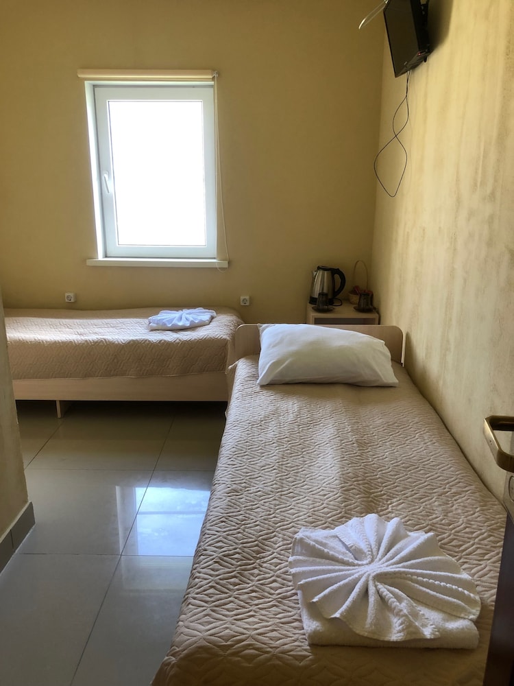 Basic Twin Room photo 1