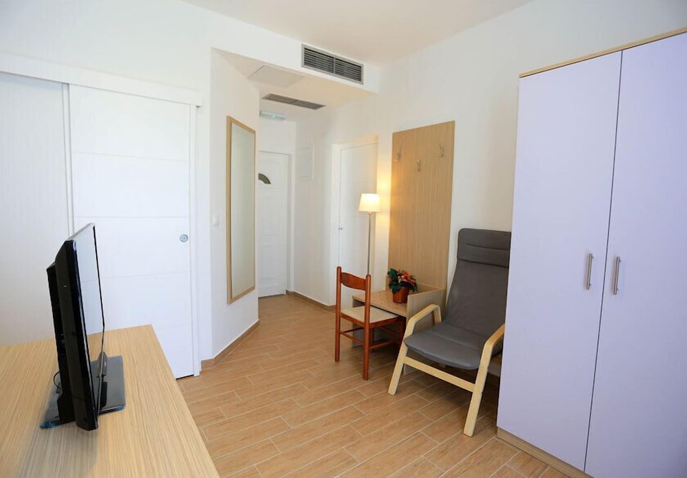 Double Room, Balcony, Sea View photo 3