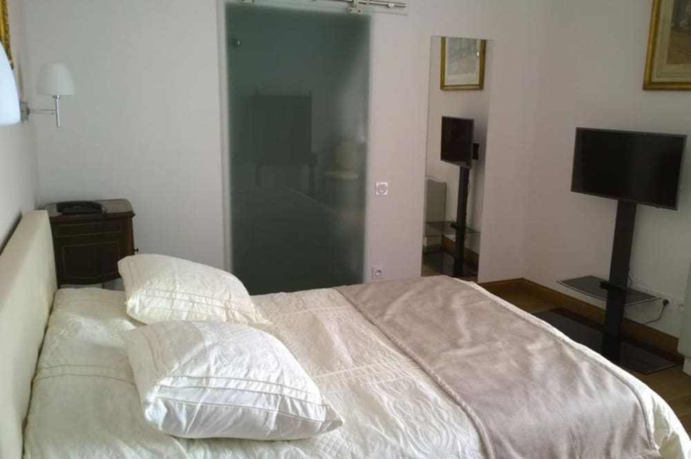 Double Room (Bourboulenc Et Muscat)