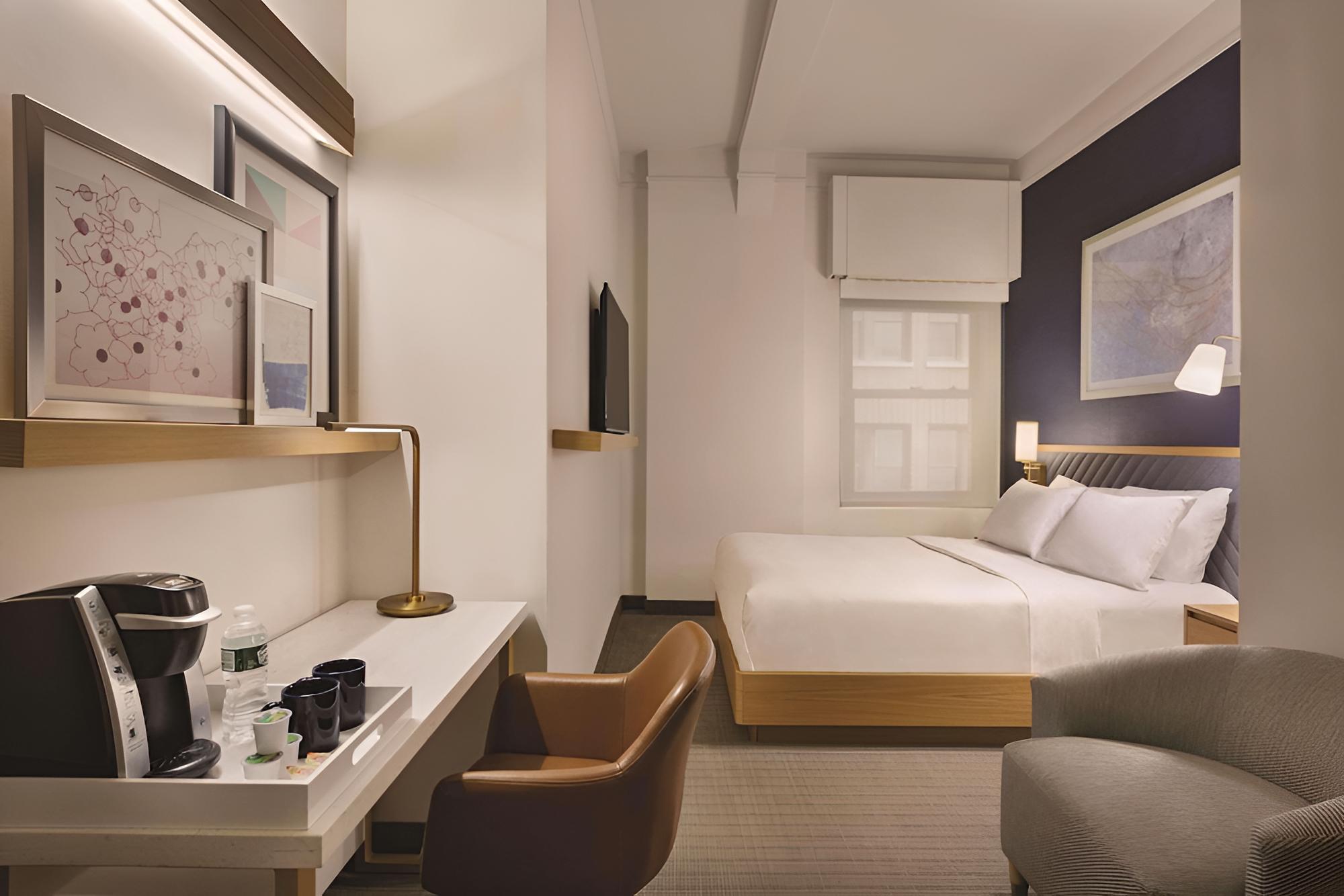 Premium Room, 1 Queen Bed with Sofa bed, Non Smoking photo 3