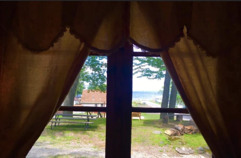 Basic Cabin photo 2