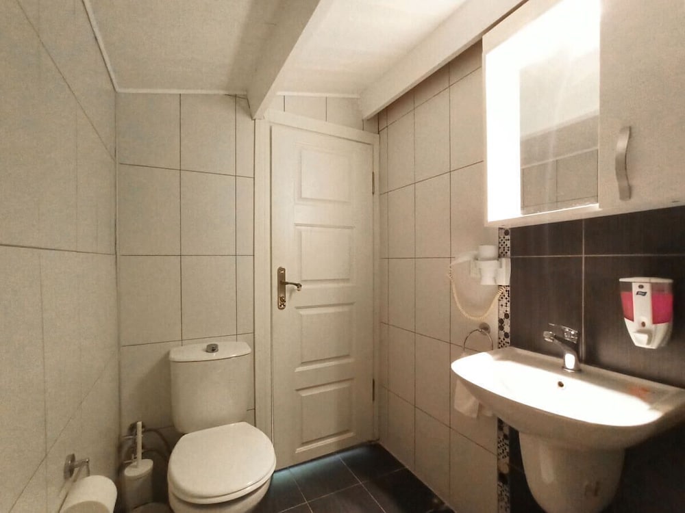 Standard Room photo 3