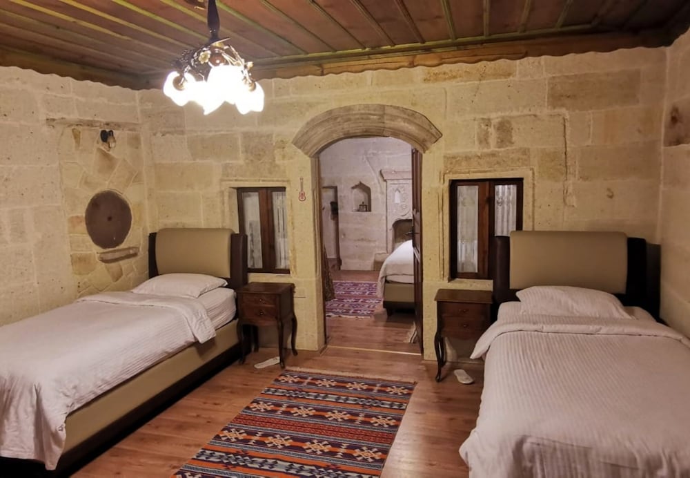 Deluxe Suite (Quadruple) - Photo 6