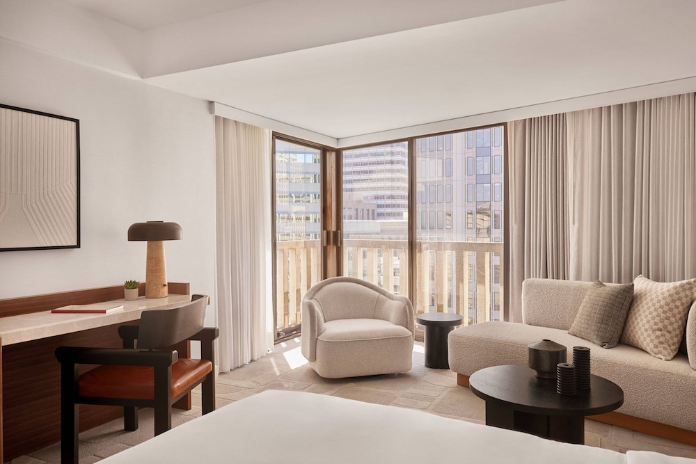 Suite, 1 King Bed