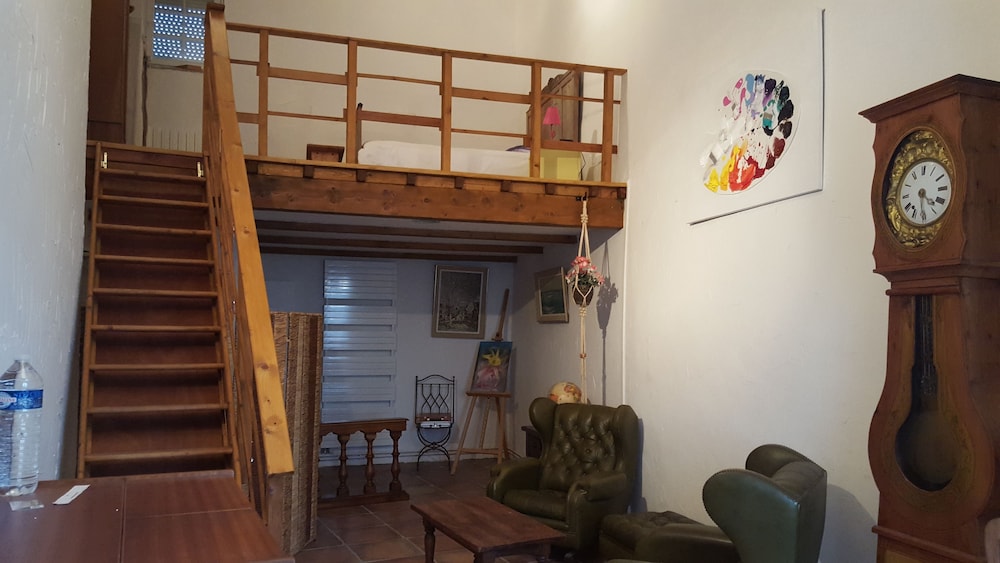Double Room (La Peinture) photo 1