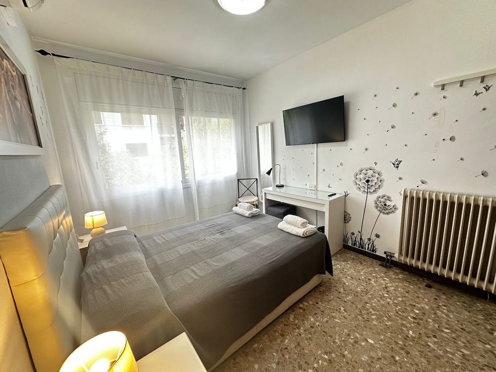 Double Room, Shared Bathroom photo 2