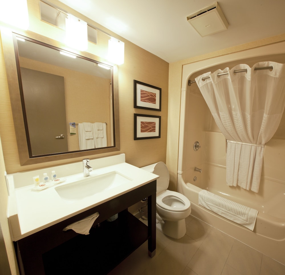 Standard Room, 1 King Bed, Ground Floor - Photo 9