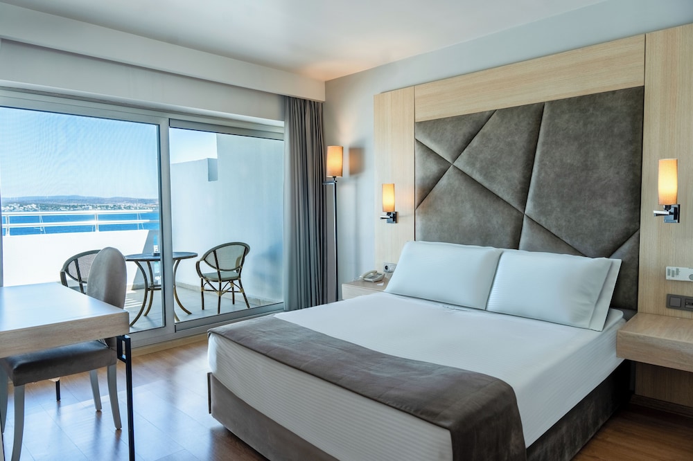 Superior Room, Sea View - Photo 2