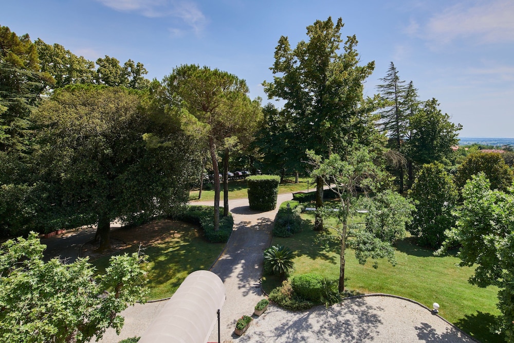 Classic Room, 2 Twin Beds, Garden View (Balcony) - Photo 9