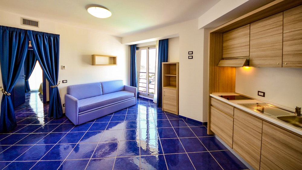 Suite, Sea View (2 Adults) - Photo 3