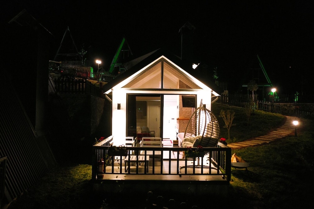 Tiny House - Photo 5