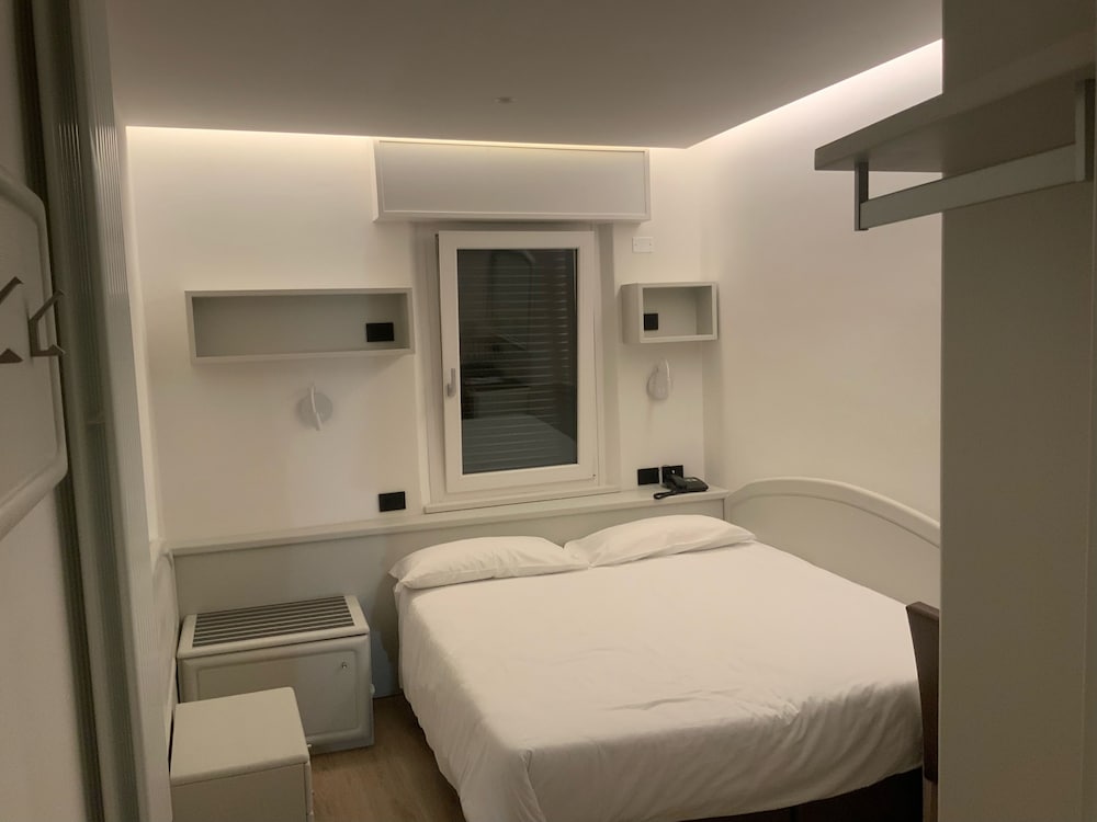 Basic Double Room