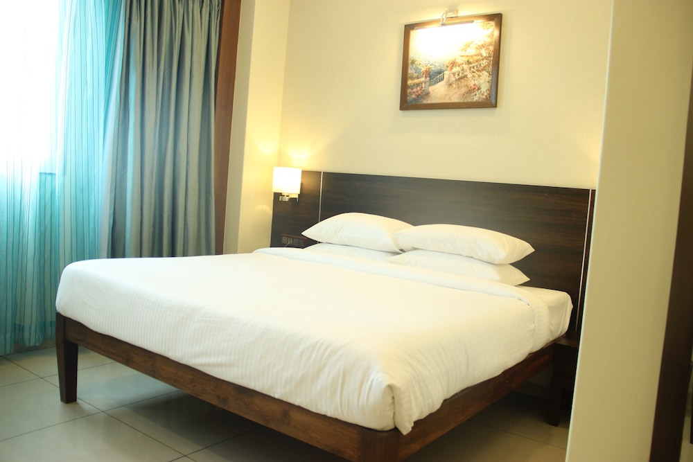 Deluxe Room, Multiple Beds, Non Smoking photo 2