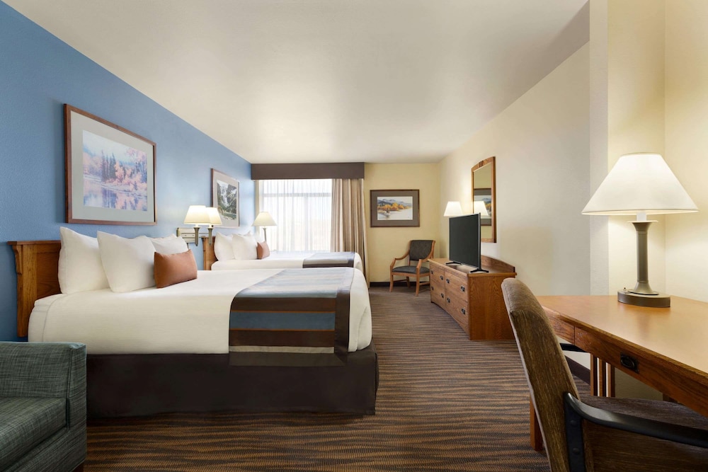 Room, 2 Queen Beds, Non Smoking, Refrigerator & Microwave - Photo 1
