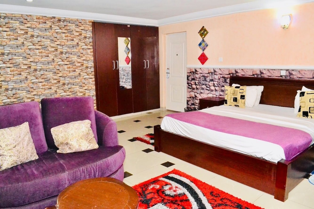 Grand Room, 1 King Bed photo 1