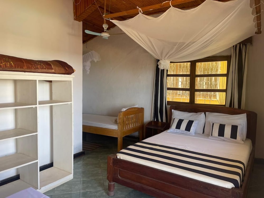 Comfort Triple Room, Lagoon View photo 3