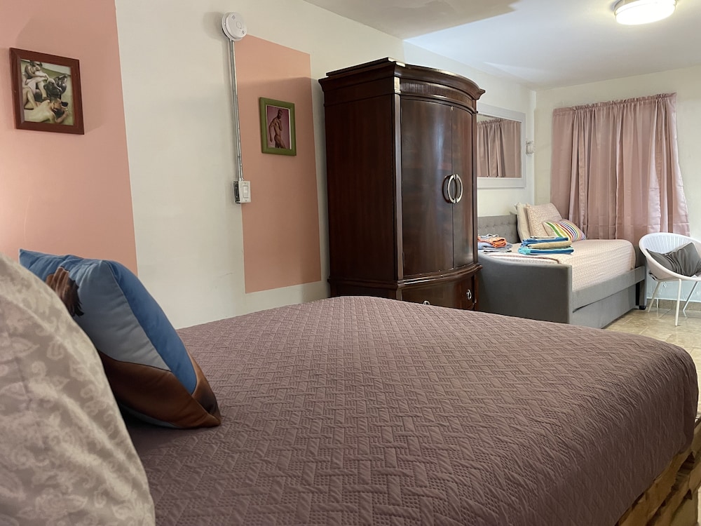 Design Studio, Multiple Beds