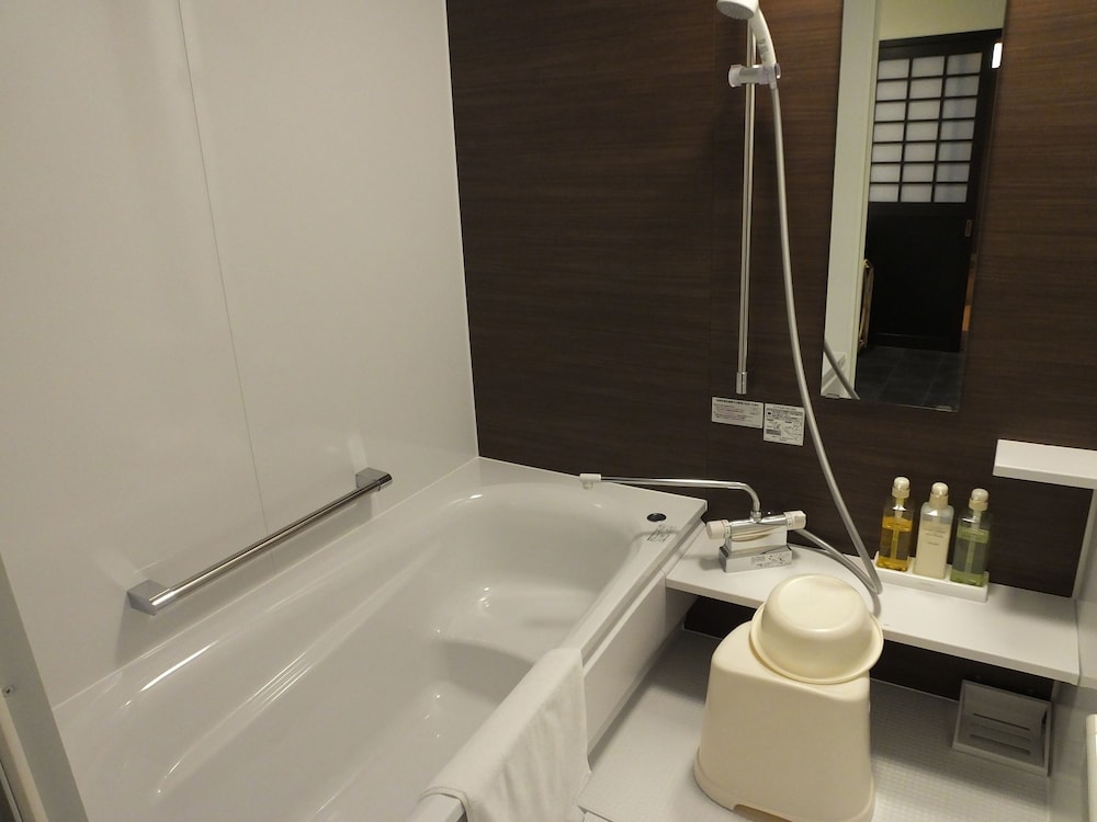 Suite (Enji) photo 3