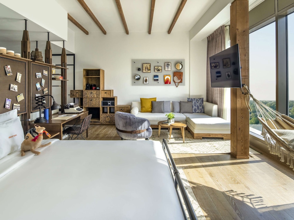 Large Farmstay Suite (Free Shuttle Service to Kite Beach and Dubai Mall)