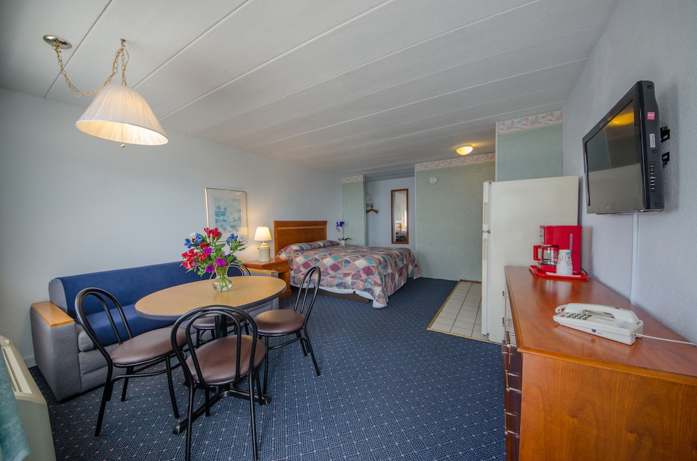 Deluxe Studio Suite, Kitchenette, Ocean View photo 3