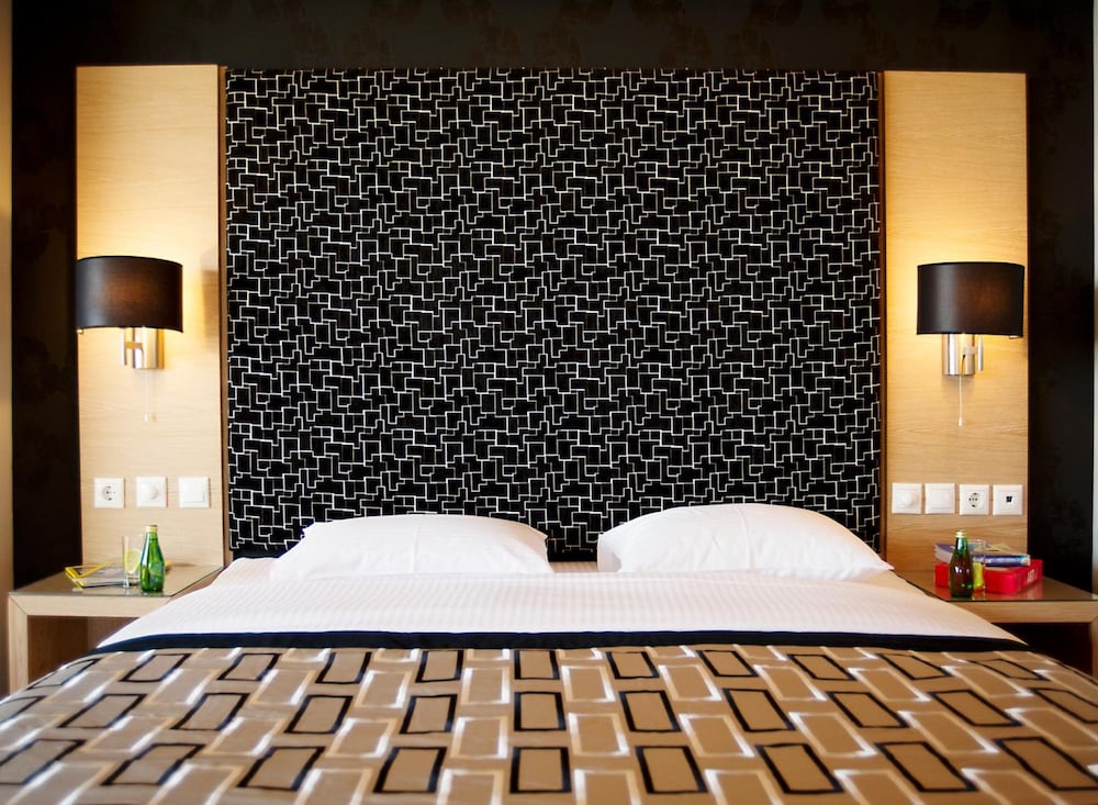 Deluxe Suite, Partial Sea View photo 3